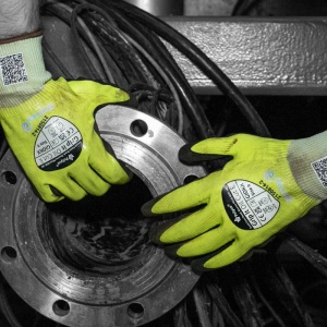 Polyco GIOKX Cut and Heat-Resistant Safety Gloves